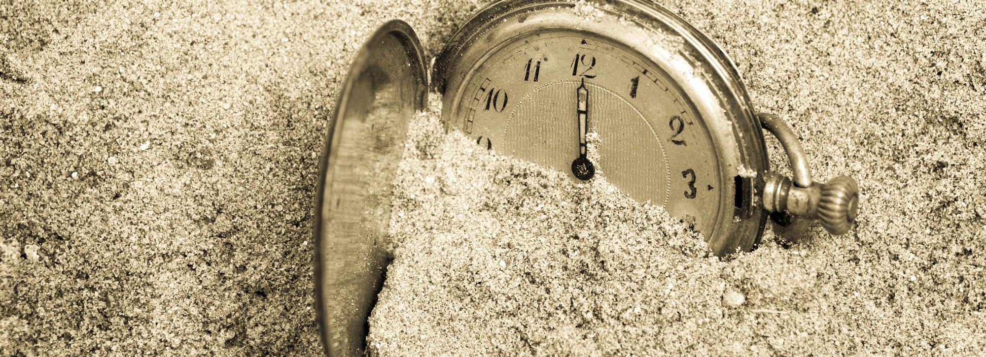 Силы и время но со. Время песок. Время утекает как песок. Часы в песке. Песок из часов утекает.